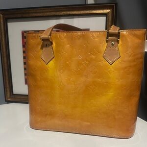 EUC..Louis Vuitton Sunshine Golden Monogram Vernis Shoulder Bag